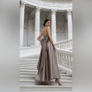 Amsale Women's Taupe Satin Sleeveless Maxi Dress Size 10